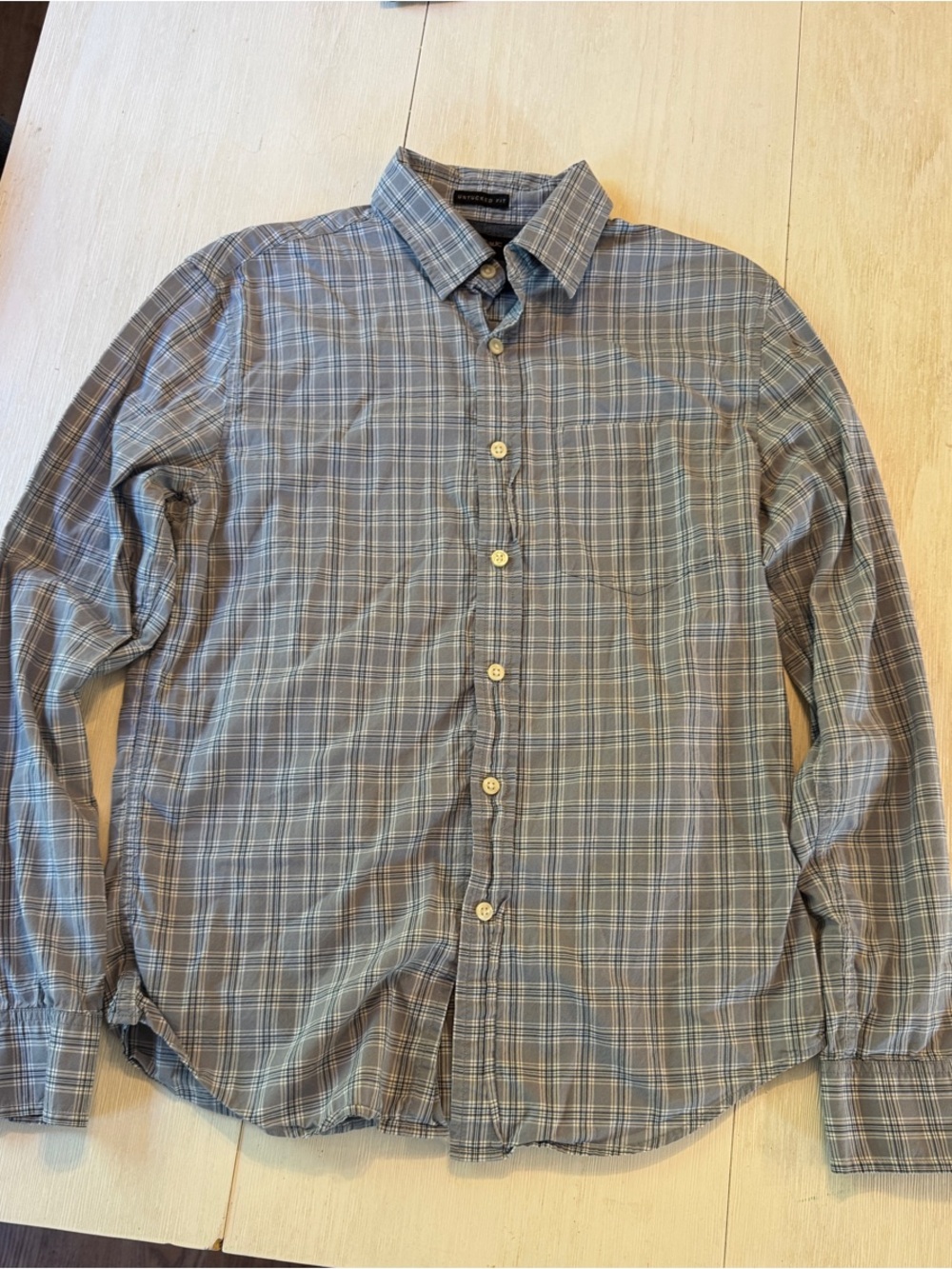 Banana Republic Men's Gray and Blue Plaid Button-Down Shirt